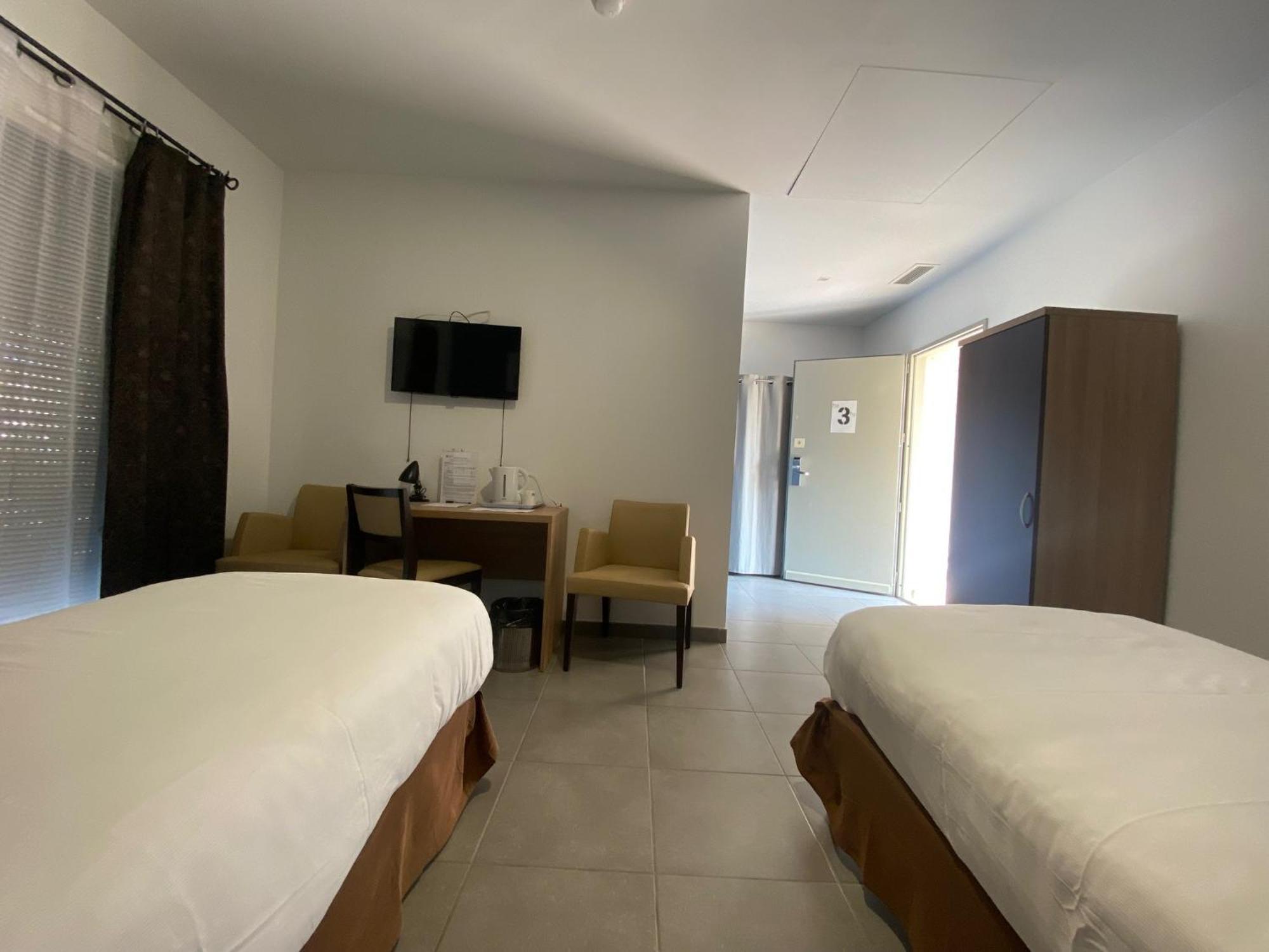 Hotel Douce France Cuxac-dʼAude Esterno foto