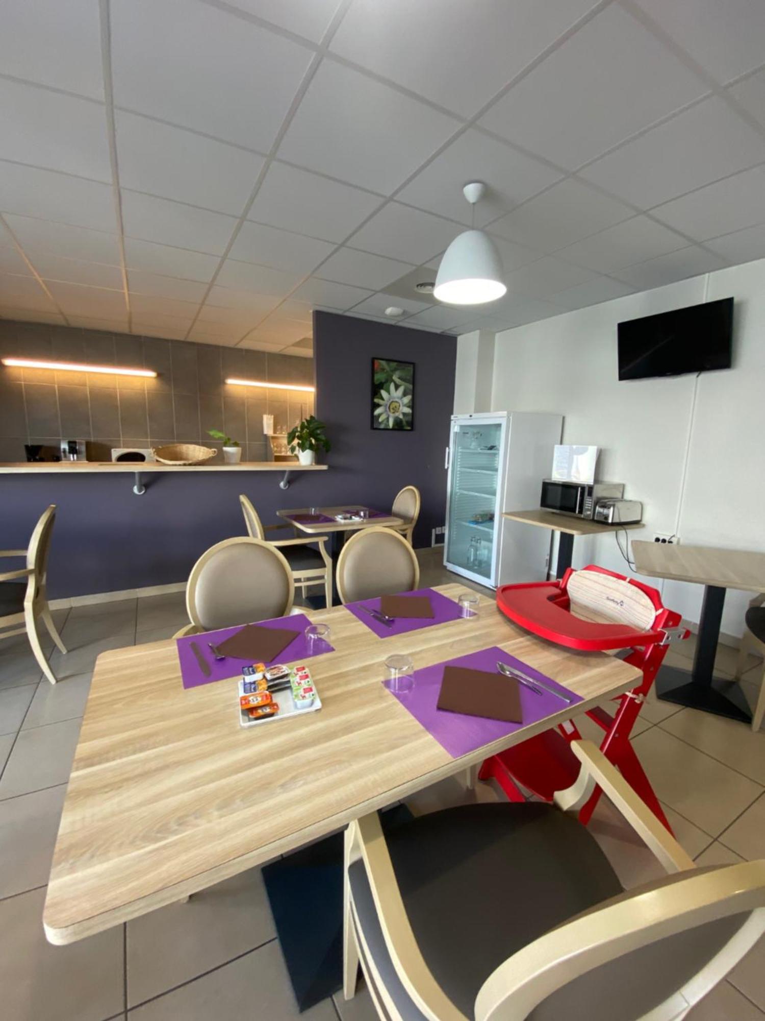 Hotel Douce France Cuxac-dʼAude Esterno foto